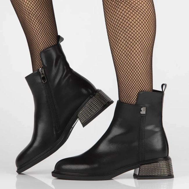 Leather ankle boots Filippo DBT6600/24 BK black