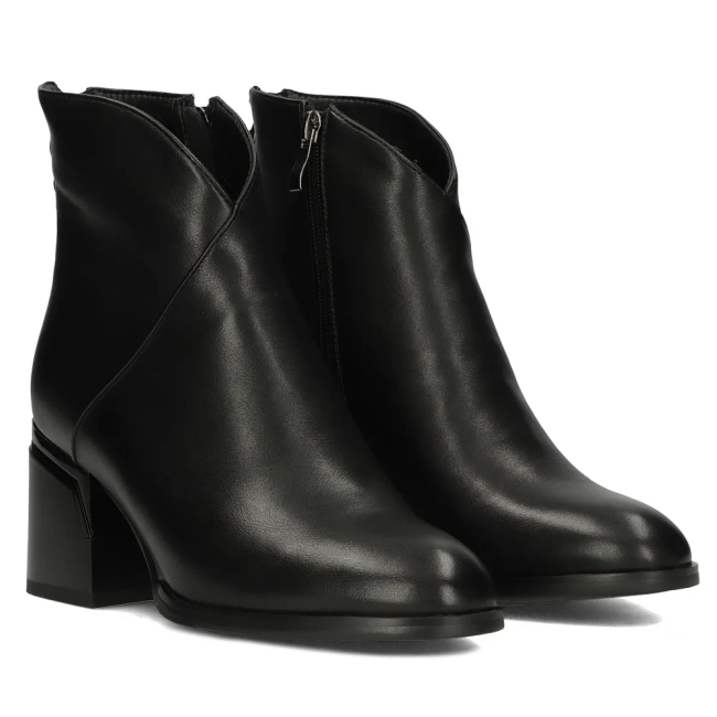 Botki na słupku Filippo DBT4860/23 BK czarne