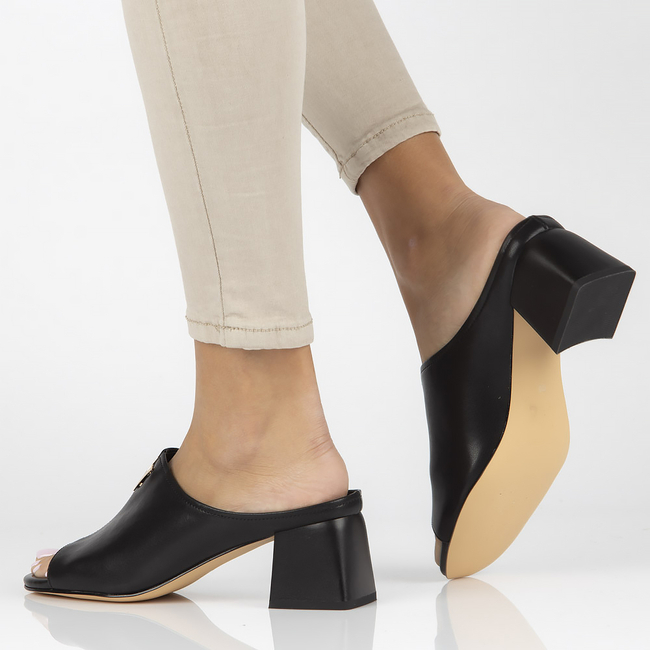 Skórzane klapki Filippo DK3728/22 BK czarne