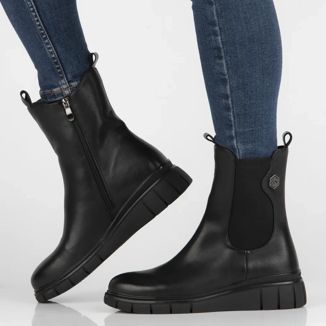 Leather ankle boots Filippo DBT6561/24 BK black