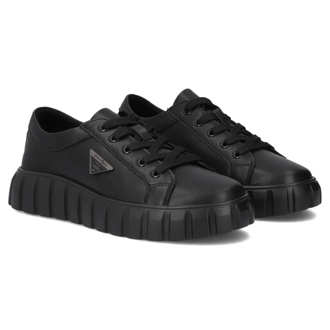 Skórzane sneakersy Filippo DP4670/25 BK czarne