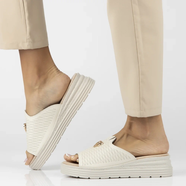 Leather flip-flops Filippo DK6710/25 BE beige