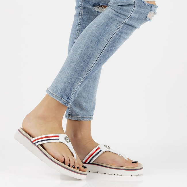 Leather flip-flops Filippo DK2327/21 WH white