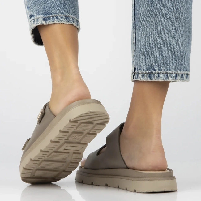 Leather flip-flops Filippo 40439 beige