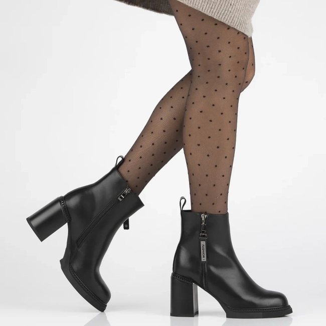 Leather ankle boots Filippo DBT6641/24 BK black