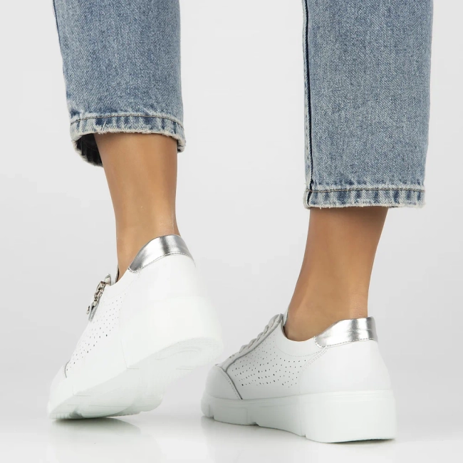 Leather sneakers Filippo DP6702/25 WH white