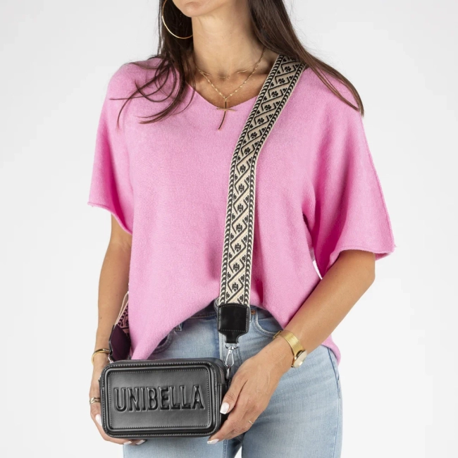 Black shoulderbag modern courier