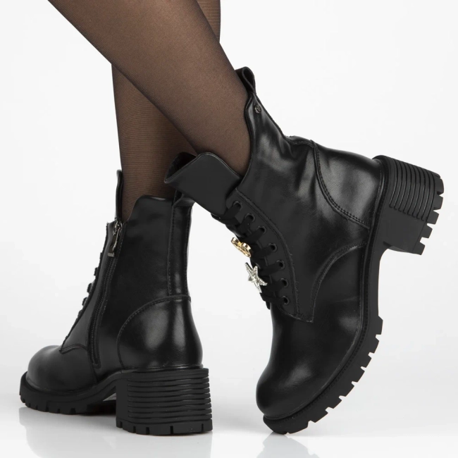 Leather ankle boots Filippo DBT7132/25 BK black