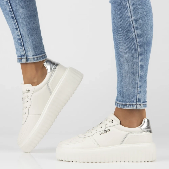 Leather sneakers Filippo DP6726/25 WH white