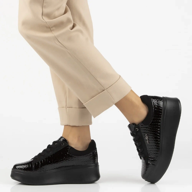 Skórzane sneakersy Filippo DP7412/25 BK CR czarne