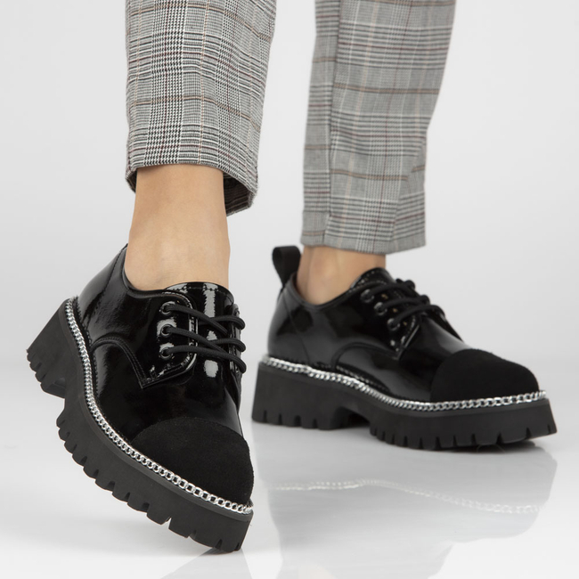 Skórzane półbuty na platformie Filippo DP4581/23 BK czarne