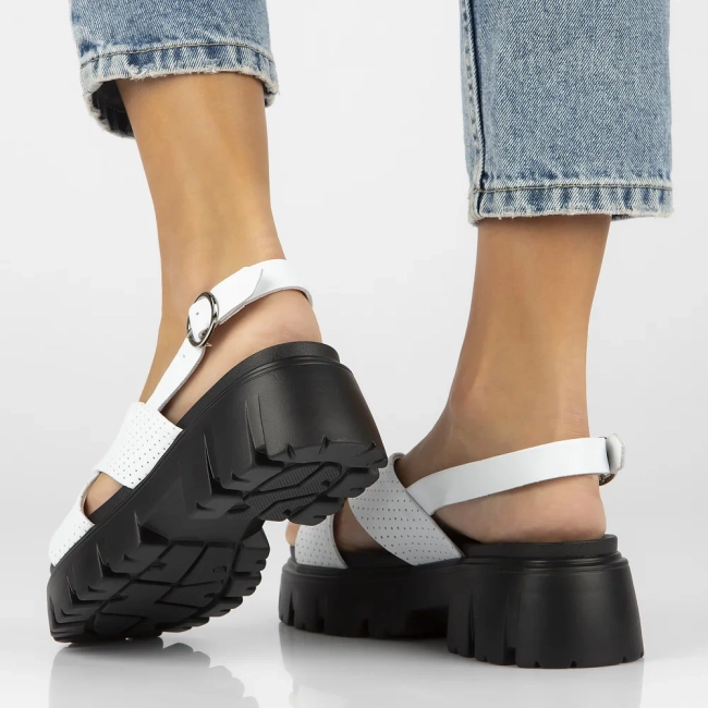 Leather sandals Filippo DS6059/24 WH white