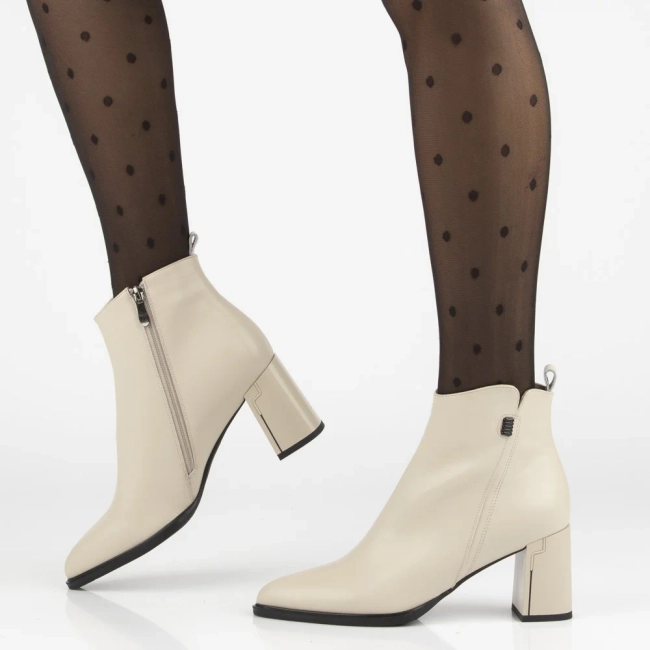 Leather ankle boots Filippo DBT7462/25 BE beige