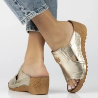 Leather flip-flops Filippo 50109 gold