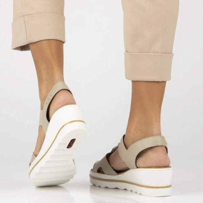 Sandals Rieker 67498-62 beige