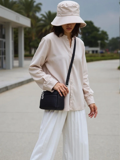 Black shoulderbag varena