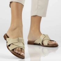 Leather flip-flops Filippo 40387 beige
