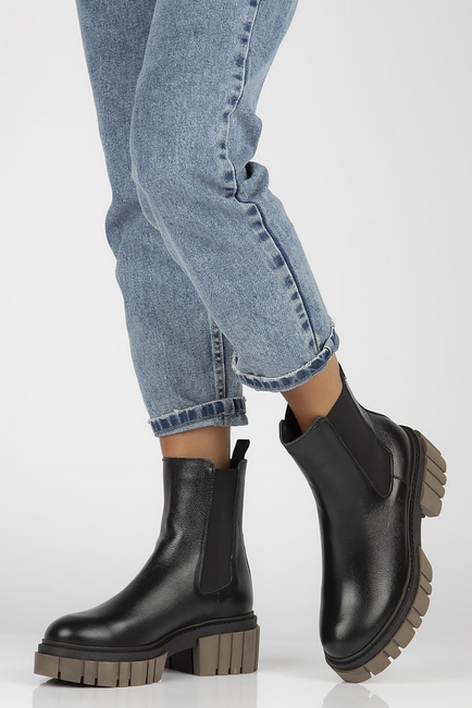 Leather boots Filippo 60328 black