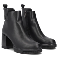 Leather ankle boots Filippo DBT8184/26 BK black