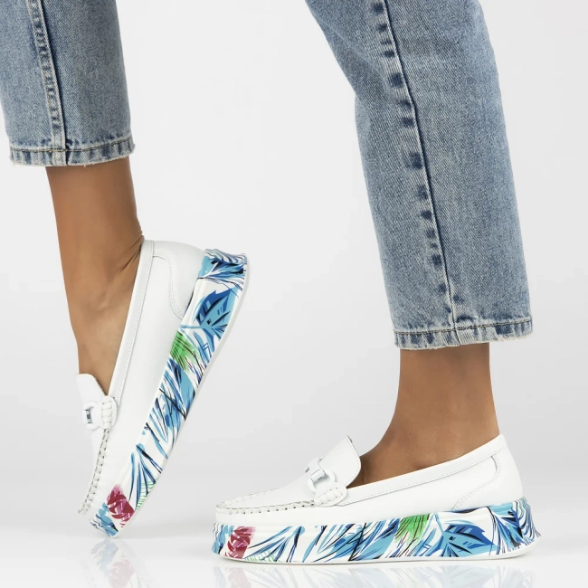 Skórzane półbuty na platformie Filippo DP6703/25 WH białe