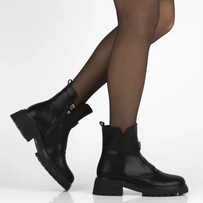 Leather ankle boots Filippo DBT7148/25 BK black