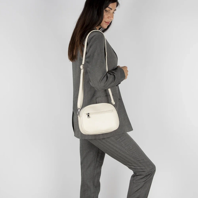 Beige shoulderbag tone