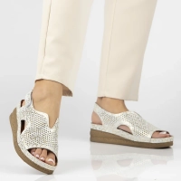 Leather sandals Maciejka L4494-35/00-1 silver