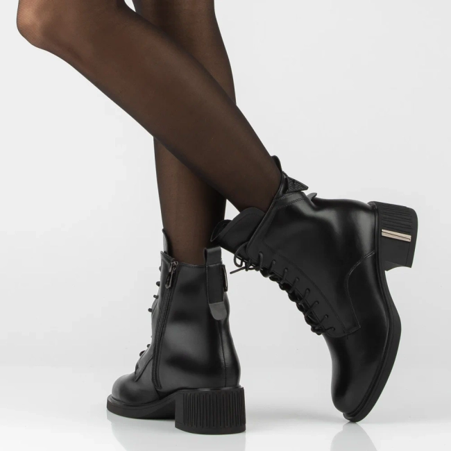 Leather heeled ankle boots Filippo DBT8019/26 BK black