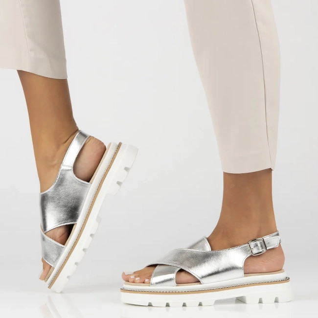 Skórzane sandały Filippo DS7047/25 SI srebrne