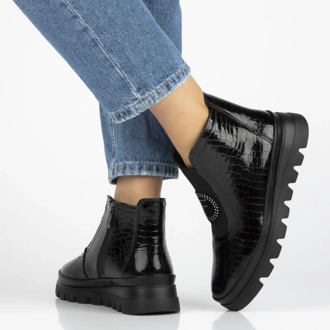 Leather ankle boots Filippo DBT7169/25 BK black