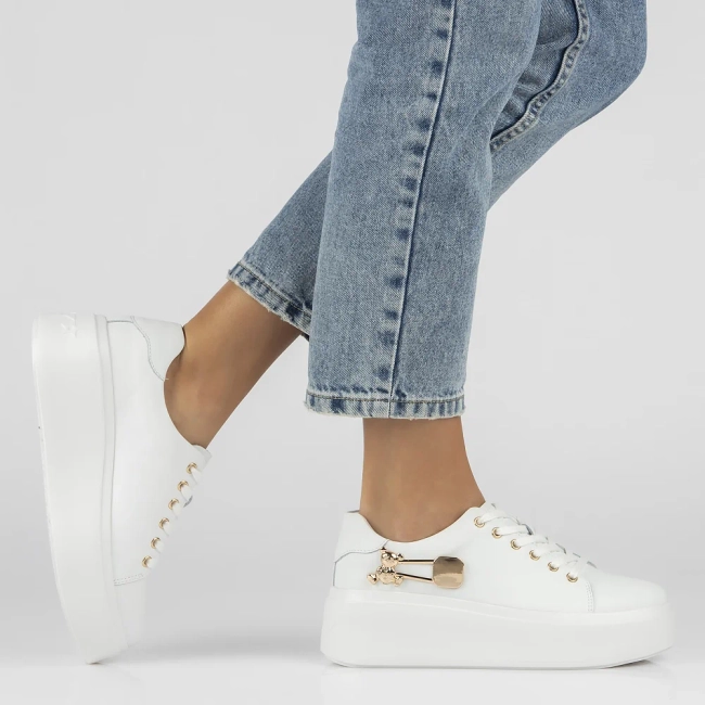 Skórzane sneakersy Filippo DP6423/24 WH białe