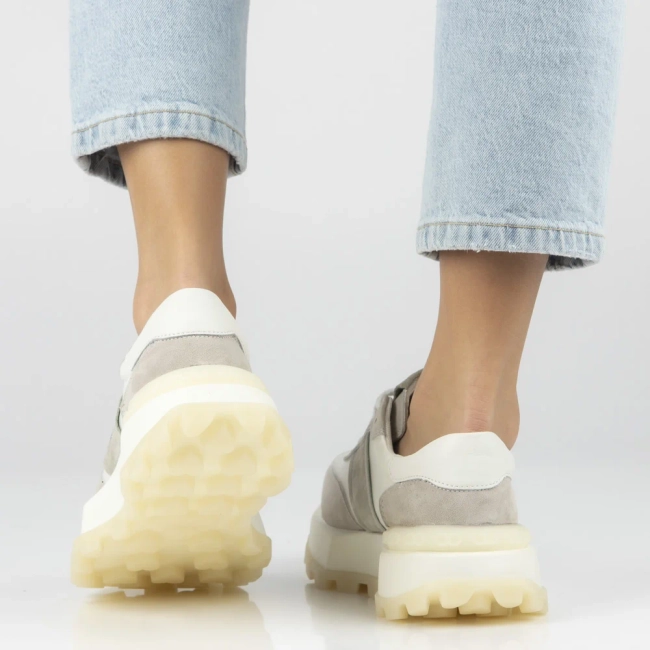 Skórzane sneakersy na platformie Filippo DP7545/26 WH białe