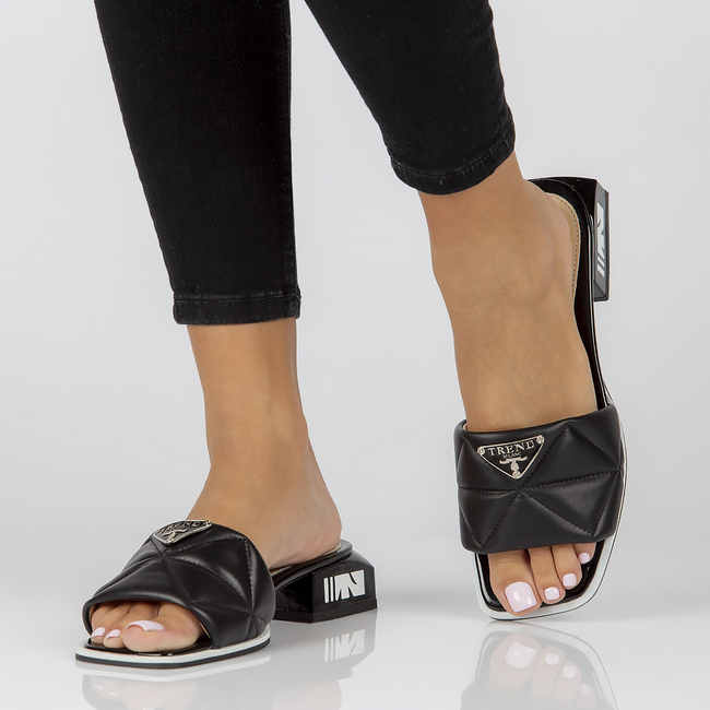 Leather flip-flops Filippo DK3905/22 BK black