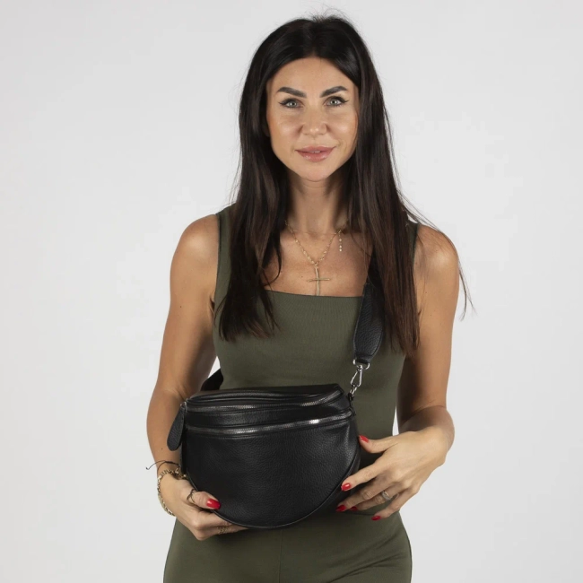 Black handbag urban noir