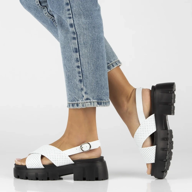 Leather sandals Filippo DS6059/24 WH white