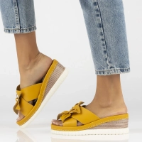 Leather flip-flops Artiker 52C0504 yellow