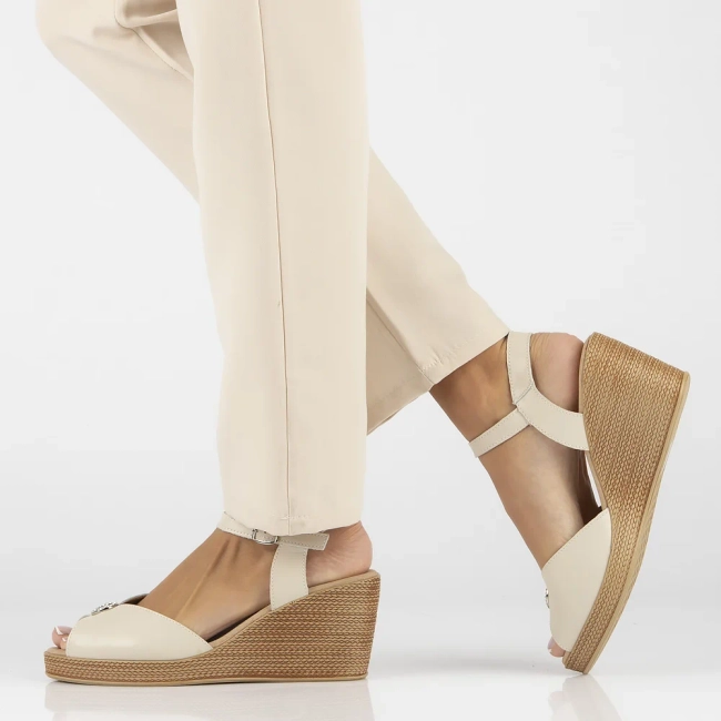 Leather sandals Filippo DS6026/24 EC ecru