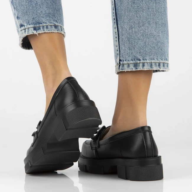 Skórzane półbuty na platformie Filippo DP3221/24 BK BK czarne