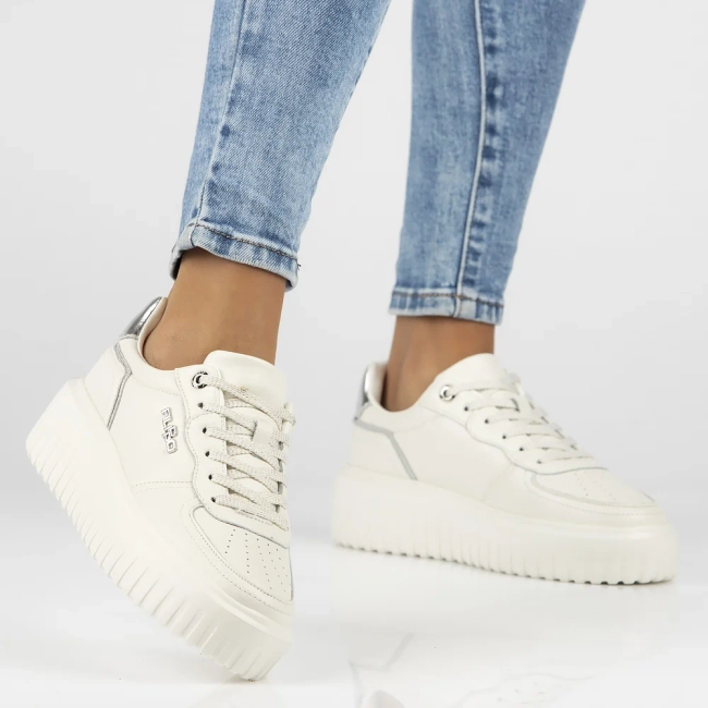 Leather sneakers Filippo DP6726/25 WH white