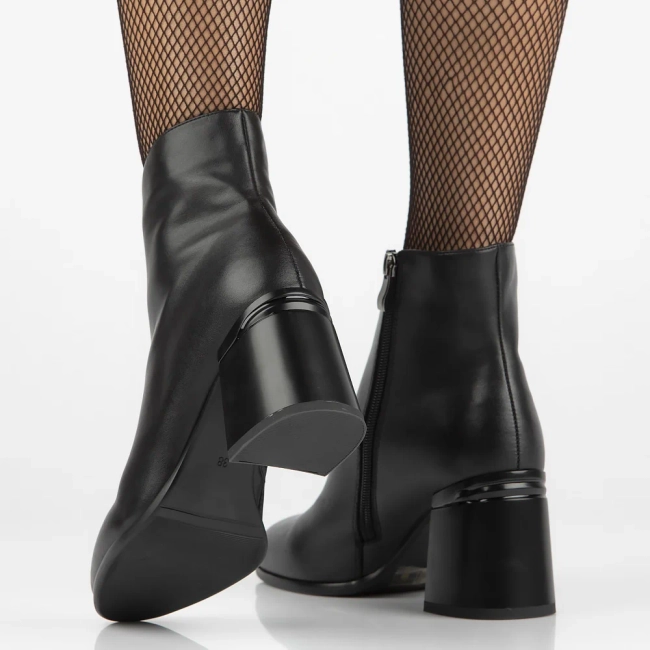 Leather ankle boots Filippo DBT6548/24 BK black