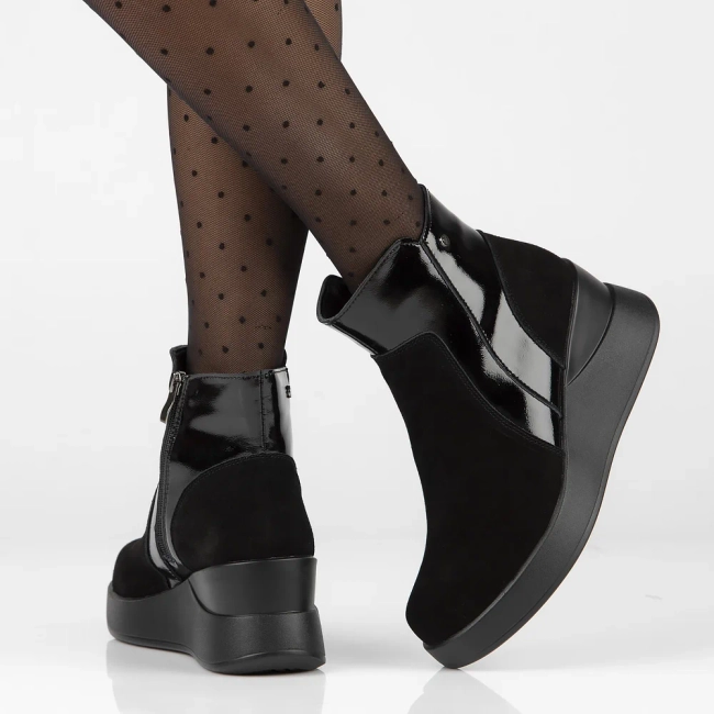 Leather ankle boots Filippo DBT4746/23 BK SU black