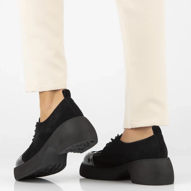 Skórzane półbuty na obcasie Filippo DP6271/24 BK czarne