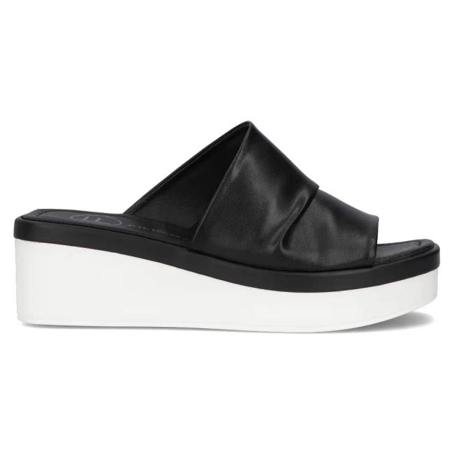 Skórzane klapki Filippo DK6147/24 BK czarne