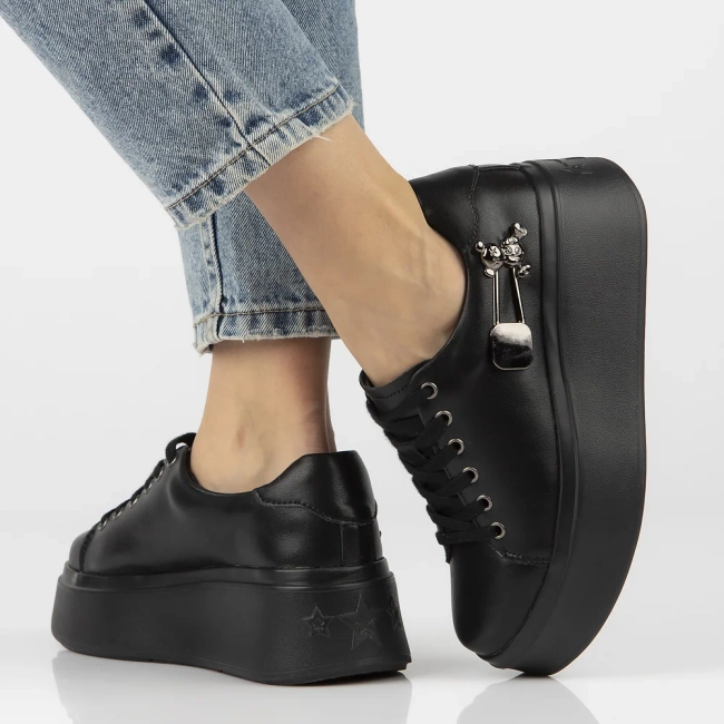 Leather sneakers Filippo DP6423/25 BK black