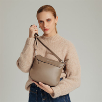 Handbag Toscanio Leather Messenger Bag C238 beige