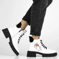 Leather ankle boots Filippo DBT7147/25 WH white