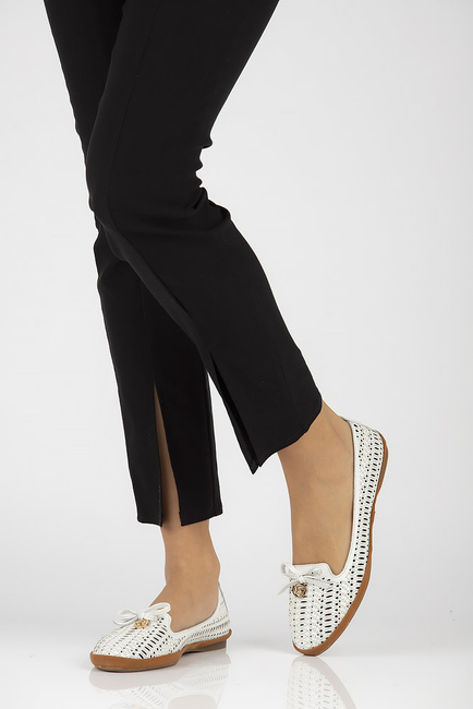 Skórzane lordsy ażurowe Filippo DP2034/21 WH białe