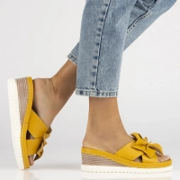 Leather flip-flops Artiker 52C0504 yellow