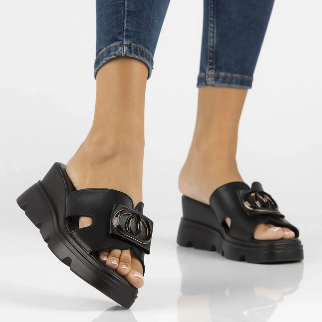 Leather flip-flops Filippo DK6078/24 BK black