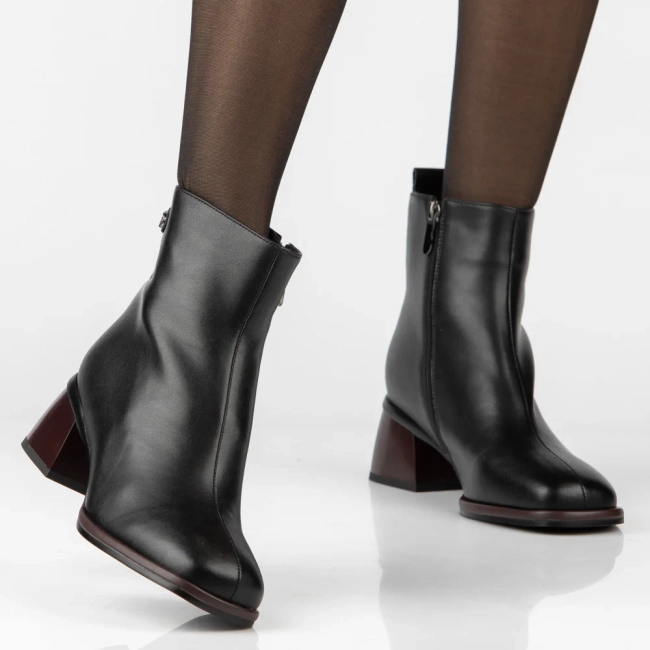 Leather ankle boots Filippo DBT8122/26 BK BG black